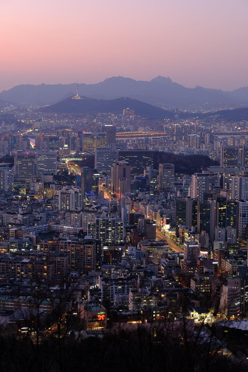 강남구 아파트 실거래가 TOP5 — 압구정 현대2차 93.8억, 5곳 모두 압구정동