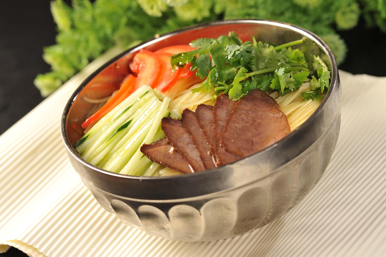 살얼음 육수가 일품인 여름 냉면