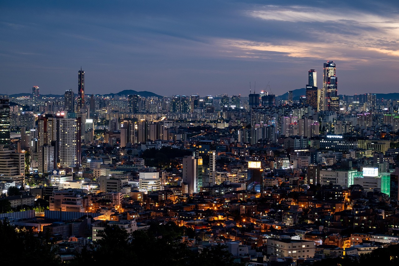 서울 주요 자치구 수준의 높은 시세를 형성하고 있는 광명 철산동 일대 전경